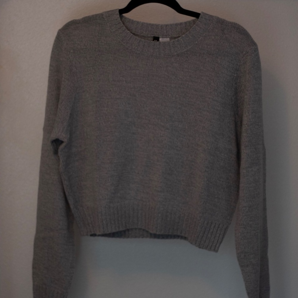 H&M gray sweater